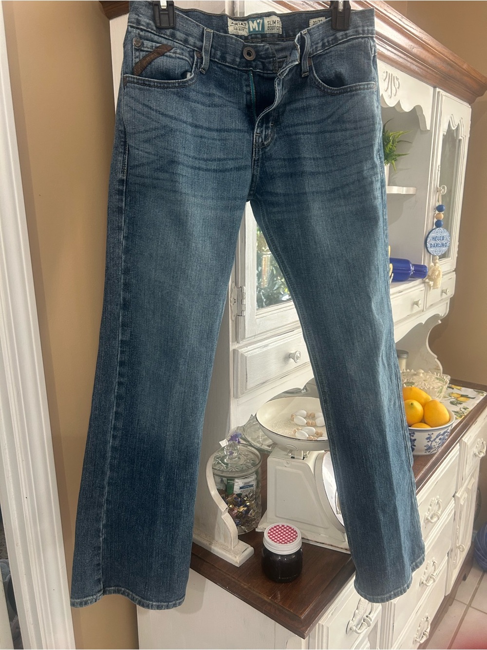 ARIAT Legacy MENS M7 Slim fit boot cut Medium wash jeans. GUC